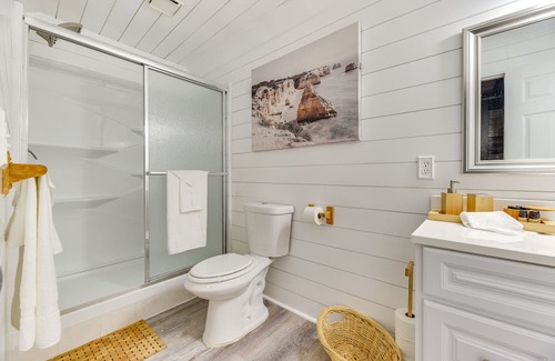 McKenna House | Incredible Home w/ Hot Tub, Bar & Clear Lake View!