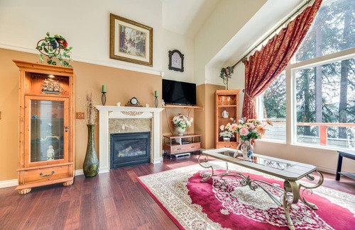 McKenna House | Incredible Home w/ Hot Tub, Bar & Clear Lake View!