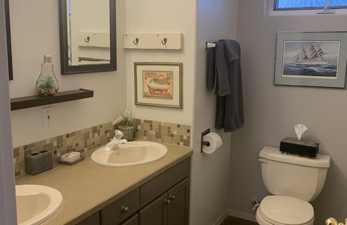 Port Hardy Apartment | Crazy Crow B & B , Private deck, short walk to ocean, near restaurants /shopping