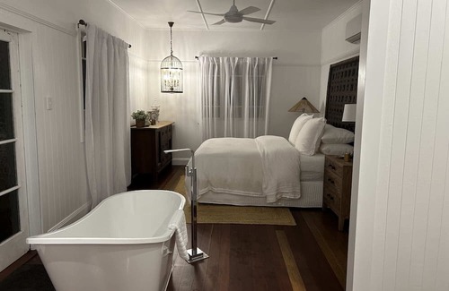 Ravensbourne House | Kenti's Cottage - Two Bedroom