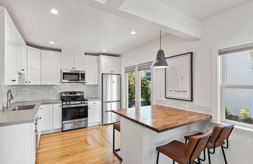 Half Moon Bay Cottage | Elle's Place 2 Blocks from Main Street