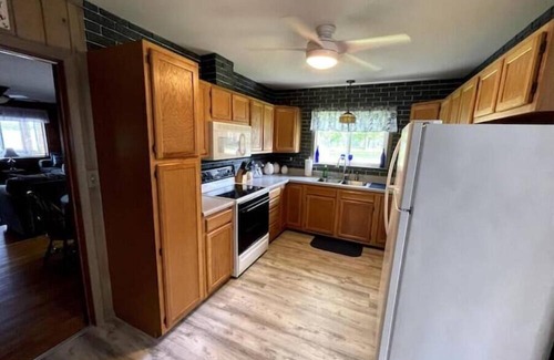 Saratoga Springs House | Saratoga Lake Home with Private Dock. Minutes to Saratoga Springs!