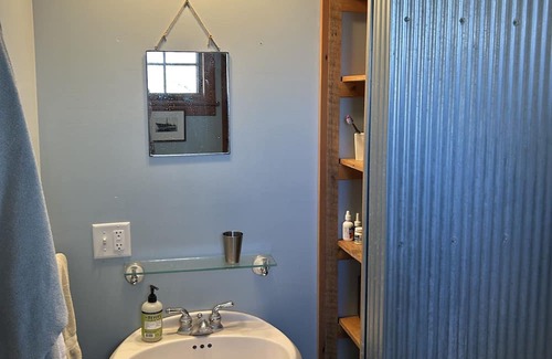 Bozeman Cabin | Jack Bean Homestead cabin 1 mile east of Bozeman.