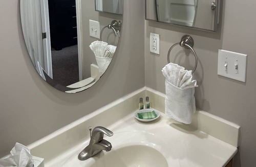 Dublin Apartment | H-U-G-E furnished apartment in Dublin!
