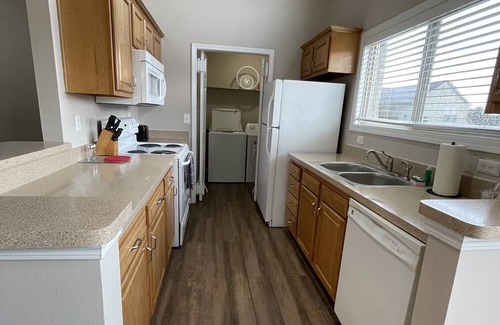 Dublin Apartment | H-U-G-E furnished apartment in Dublin!