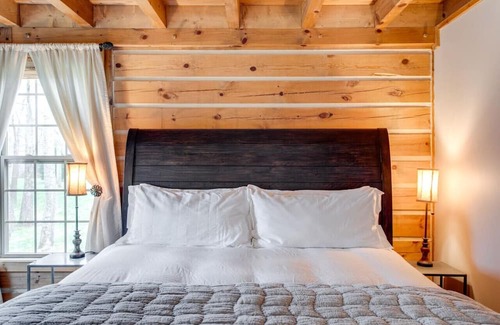 Fairview Cabin | Whispering Woods Lodge: 3BR*Pool Table*7 Acres*