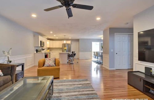 Webster Square House | Entire home with master bedroom