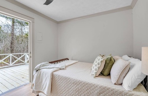 Columbus House | West Lowndes Country Cottage