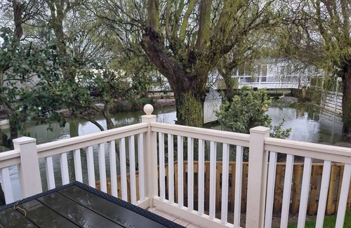 Dymchurch House | Meadow view Lodge - Overlooking the duck pond (D/F)