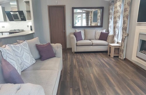 Dymchurch House | Meadow view Lodge - Overlooking the duck pond (D/F)