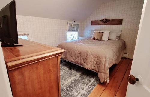 Greenwich Cottage | Country Home in Greenwich, N.Y.