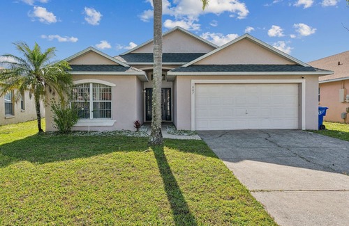 Eagle Pointe South House | NEW LISTING! Charming 3BR2BA Pool Abode Near Disney by RedAwning