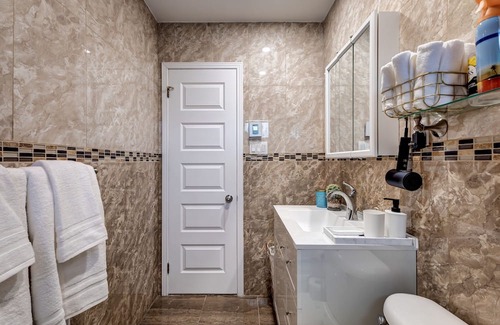 Saint-Leonard House | Modern 3 Bedrooms Lacordaire Suite!