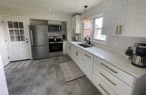 East Syracuse House | Private Home in the heart of East Syracuse