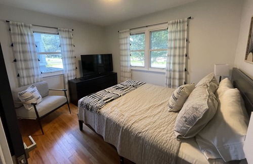 East Syracuse House | Private Home in the heart of East Syracuse