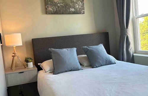 Auburndale Apartment | Lovely room in shared house!