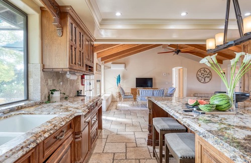 Temecula House | Hacienda Mimar by AvantStay | Pool, Hot Tub, Views | 15 Min to Temecula