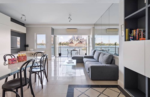 Kirribilli Condo | The Opera View - Luxury Waterfront & Amazing Views