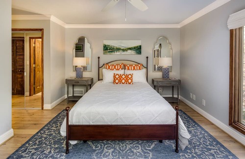 Gainesville Cabin | Luxury Lake Home Retreat on Private 1 Acre lot in Quiet Cove