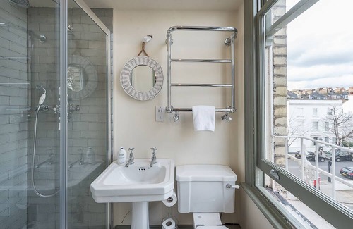 Campden Apartment | Marvellous Kensington Studio