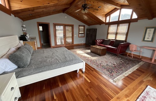 Landrum Apartment | The Boathouse on Lake Lanier