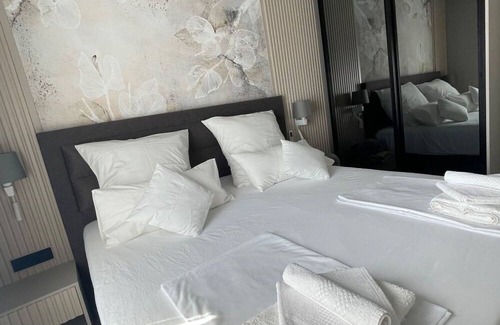 Srima Villa | Casa Arielle in Vodice, Dalmazia private pool A/C