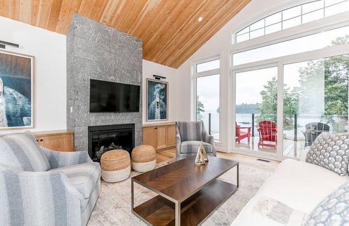 Muskoka Lakes House | Villa 11 4 bed - 4 bath
