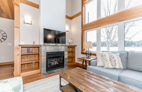 Muskoka Lakes House | 3A - 3 Bedroom in Duplex