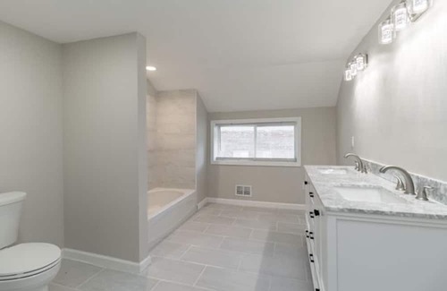 Drayton Plains House | Luxury Living Steps from Beaumont Royal Oak
