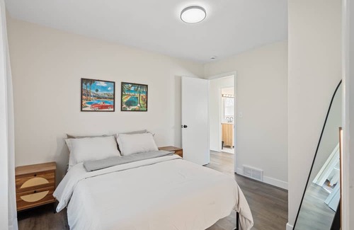 Iowa City House | cozy, convenient, close to UIHC!