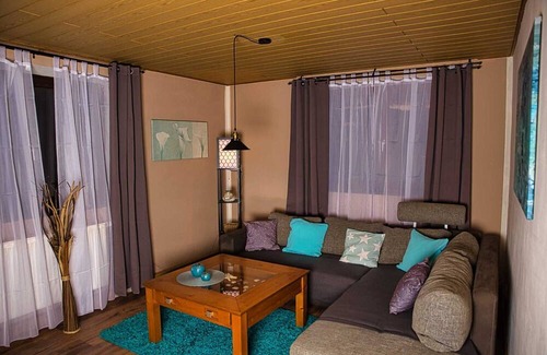 Rugendorf Apartment | Gemütliche neu Renovierte 80 m2 Ferienwohnung, Auch für Monteure