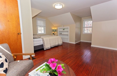Batavia Cottage | Livia's Landing At The Golf Course