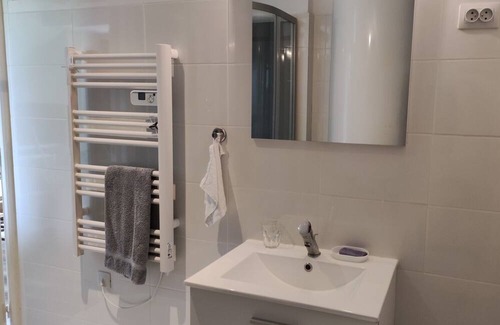 Moncy Apartment | Studio Équipé au Sein D'une Fermette