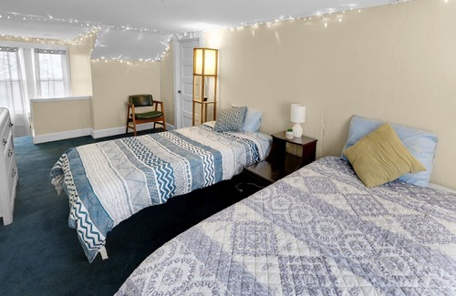 Cumberland House | Your Private Oasis with Stunning Mountain Vistas