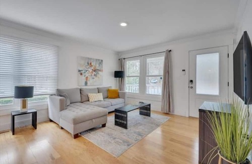 Southeast Raleigh House | Pack and Play - King Bed - Remote Workplace
