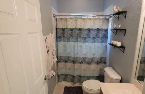 Zephyrhills House | Hidden Waterfront Escape