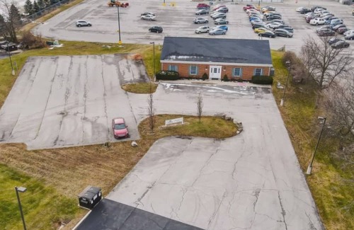 Wapakoneta House | Spacious 3000 sq ft office building in Wapakoneta