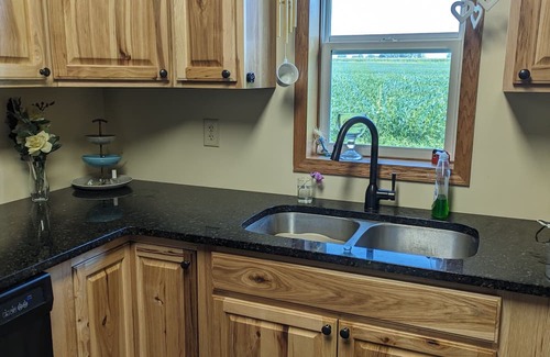 Brazil House | Morton Barn, 25 acres of woods, trails setting, 1.5 acres fishing pond