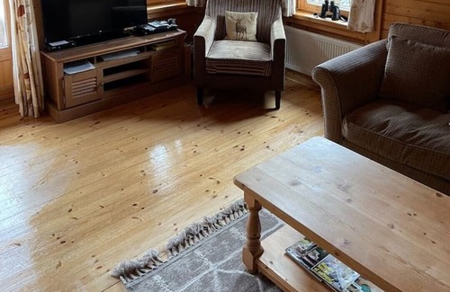 Oakfordbridge Cabin | Tranquil Cabin in the Woods with Spectacular Views