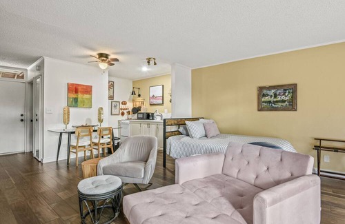 Diamondhead Condo | Luxury Diamonhead studio - walk to pool tennis/pickle ball, club restaurant