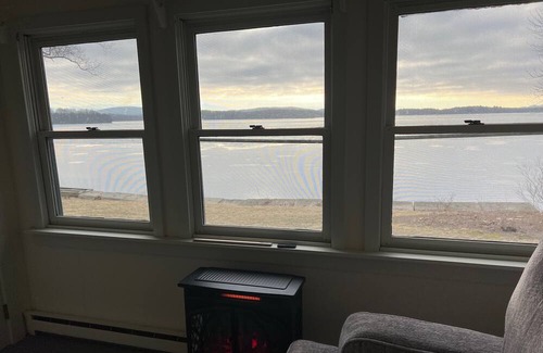 Charlotte Cottage | Solar Eclipse, Charming lakeside 2-bedroom cottage in lovely Charlotte, Vermont