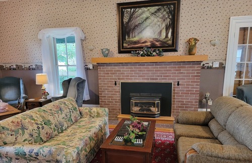 Titusville Bed & Breakfast | Great solar eclipse viewing! Beautiful room, 2 queen beds & private bath.