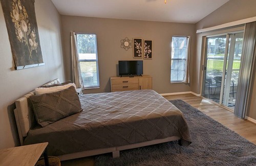 Lakeland Villa | Renovated Pet Friendly in Lakeland MID TERM Travel Professionals Nurses Hospital