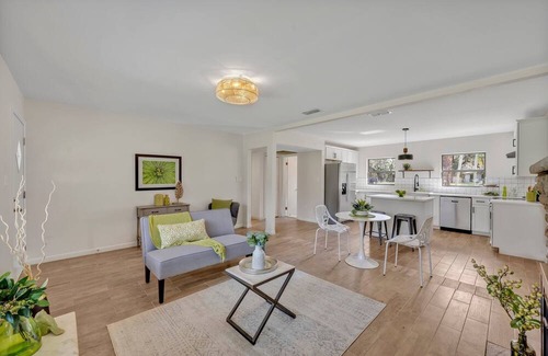 Lake Mary House | Cozy water front 4-bedroom home in charming Sanford, FL