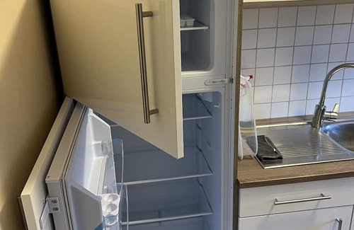 Jork Apartment | 2 Privat Zimmer Frei! 6 Einzelbetten, Küche, Bad, Smart TV