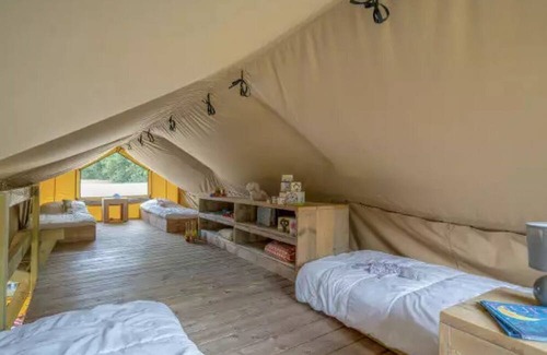 Saint-Julien-des-Landes House | Camping 5 étoiles - Piscine - eec0bg