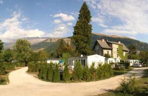 Le Bourg-d'Oisans House | Camping 4 étoiles - Parc aquatique - eeeaih