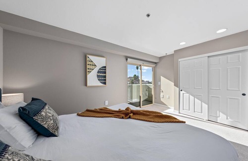 Ocean Park Apartment | Exquisite Ocean View 3-Story Haven Private rooftop