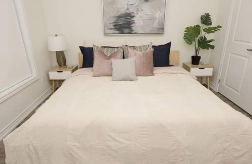 Wasaga Beach House | 2BED 2BATH NEW TOWN HOME