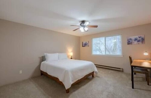 West End House | 2BR | Tacoma | Central | Cozy